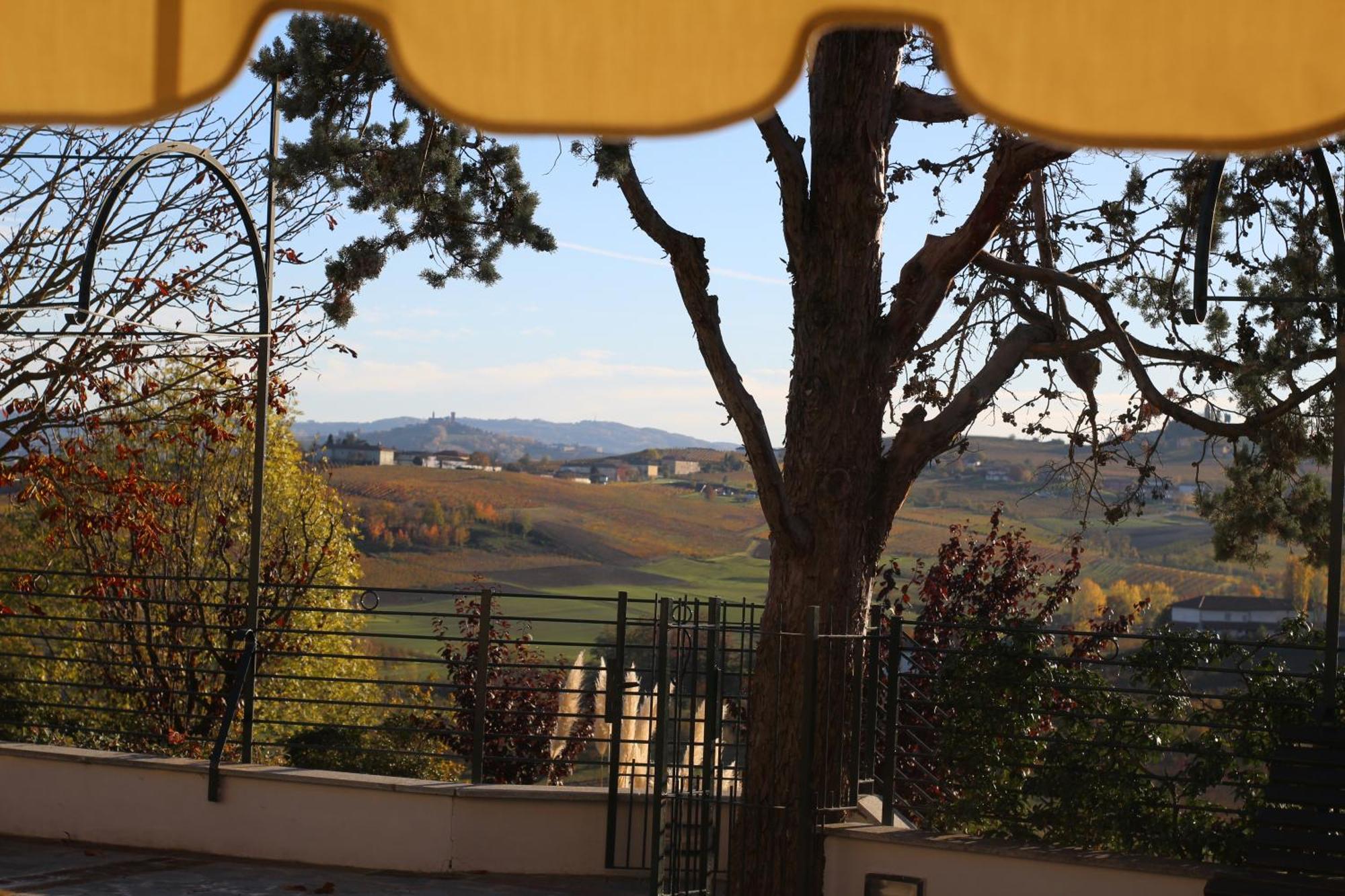 Locanda Del Boscogrande Montegrosso dʼAsti Exteriör bild