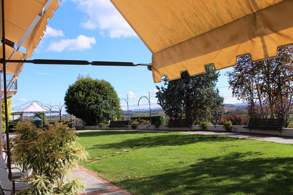 Locanda Del Boscogrande Montegrosso dʼAsti Exteriör bild