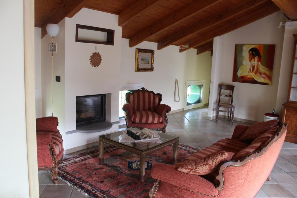 Locanda Del Boscogrande Montegrosso dʼAsti Exteriör bild