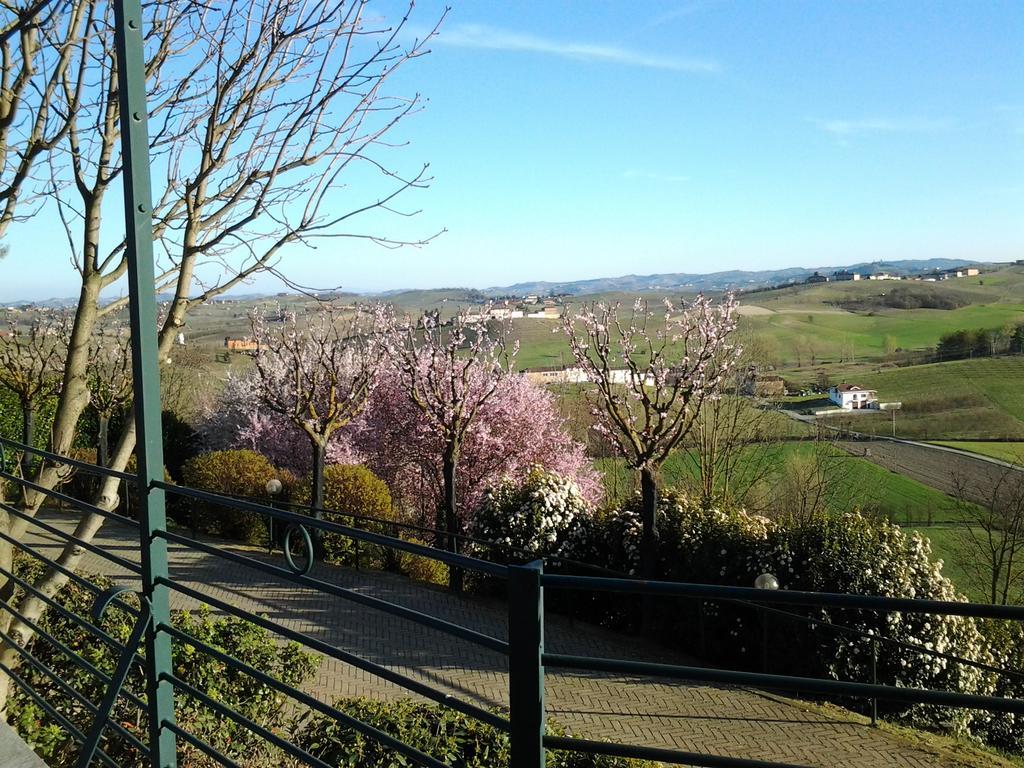 Locanda Del Boscogrande Montegrosso dʼAsti Exteriör bild