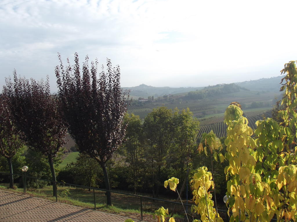 Locanda Del Boscogrande Montegrosso dʼAsti Exteriör bild