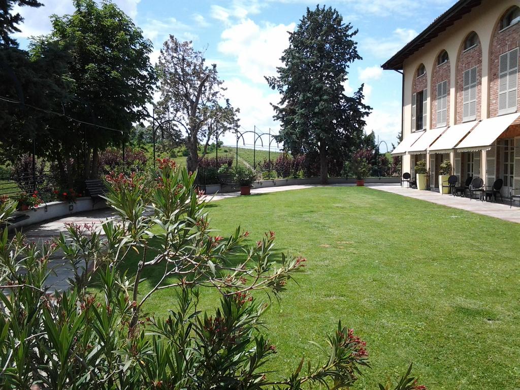 Locanda Del Boscogrande Montegrosso dʼAsti Exteriör bild