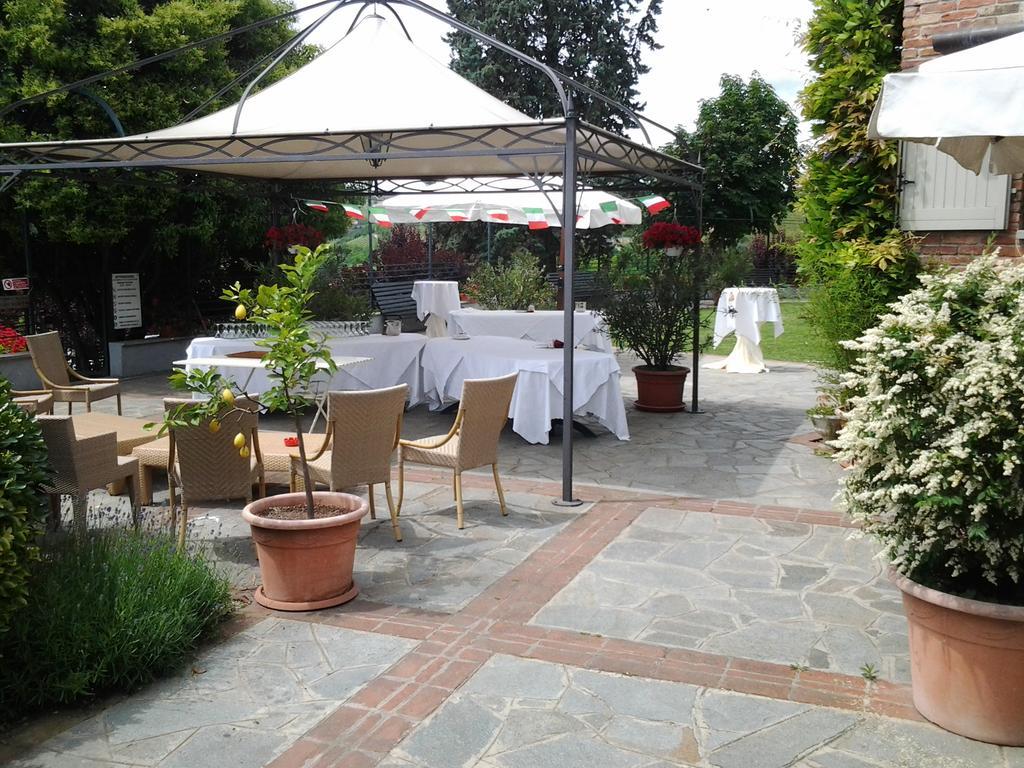 Locanda Del Boscogrande Montegrosso dʼAsti Exteriör bild