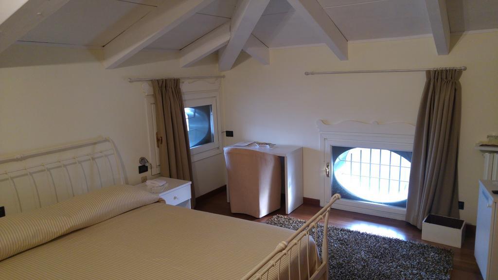 Locanda Del Boscogrande Montegrosso dʼAsti Exteriör bild