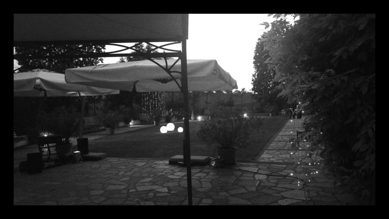 Locanda Del Boscogrande Montegrosso dʼAsti Exteriör bild
