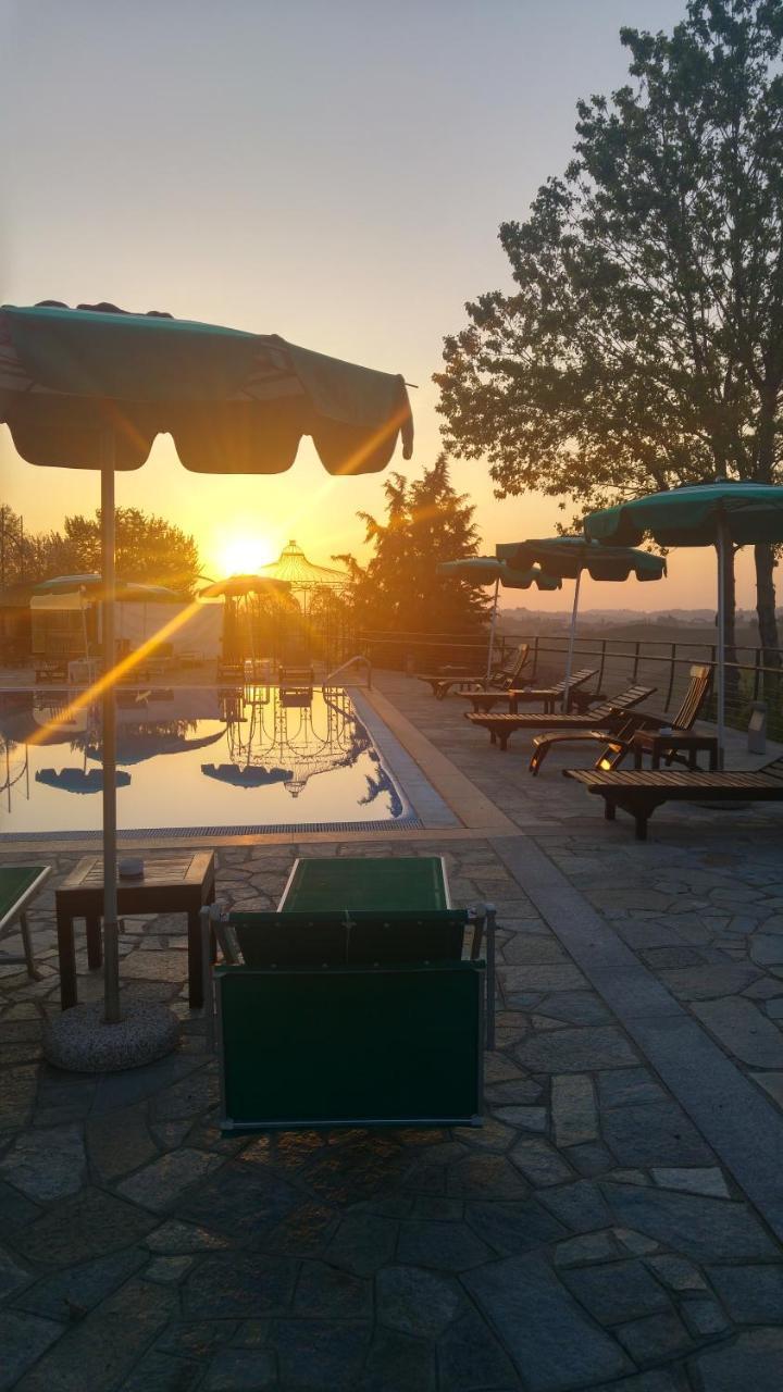 Locanda Del Boscogrande Montegrosso dʼAsti Exteriör bild